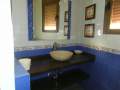 baño azul